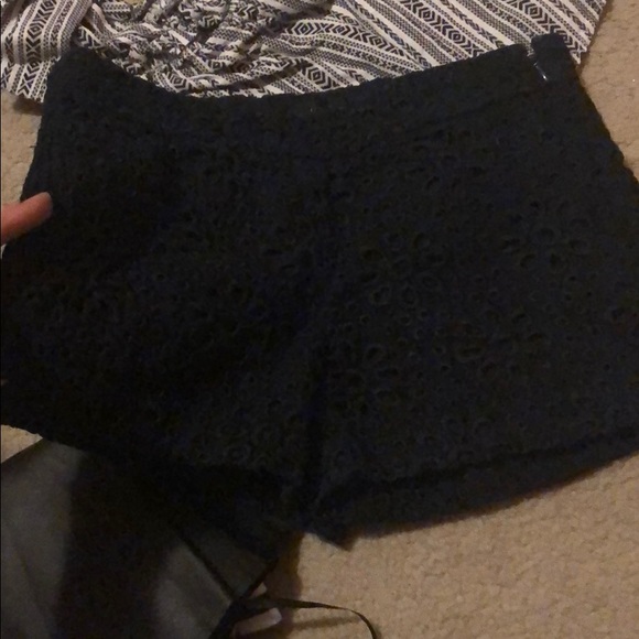 Bundle of 3 tops and one shorts - Picture 6 of 8